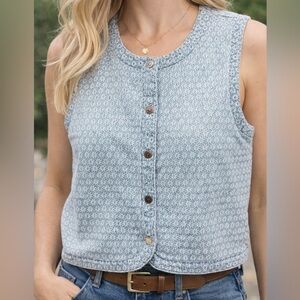 Sleeveless Blue Floral Button-Front Tank